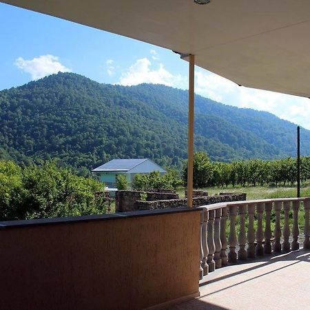 Family & Friends Guest House Dilijan Exteriör bild