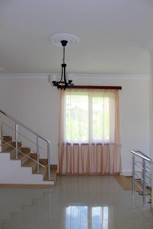 Family & Friends Guest House Dilijan Exteriör bild